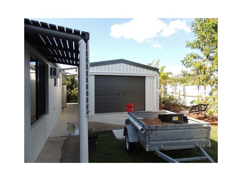 2 Dungurra Place, Bushland Beach QLD 4818