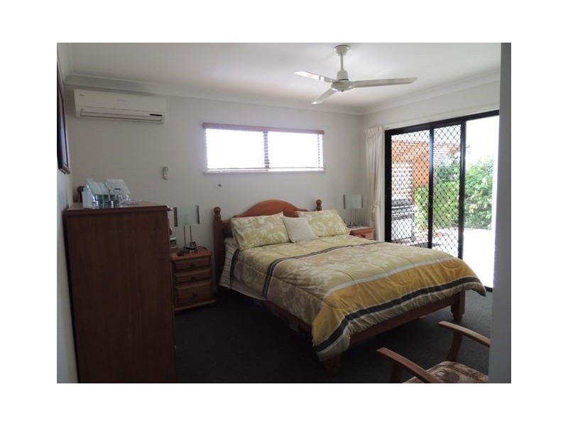 2 Dungurra Place, Bushland Beach QLD 4818