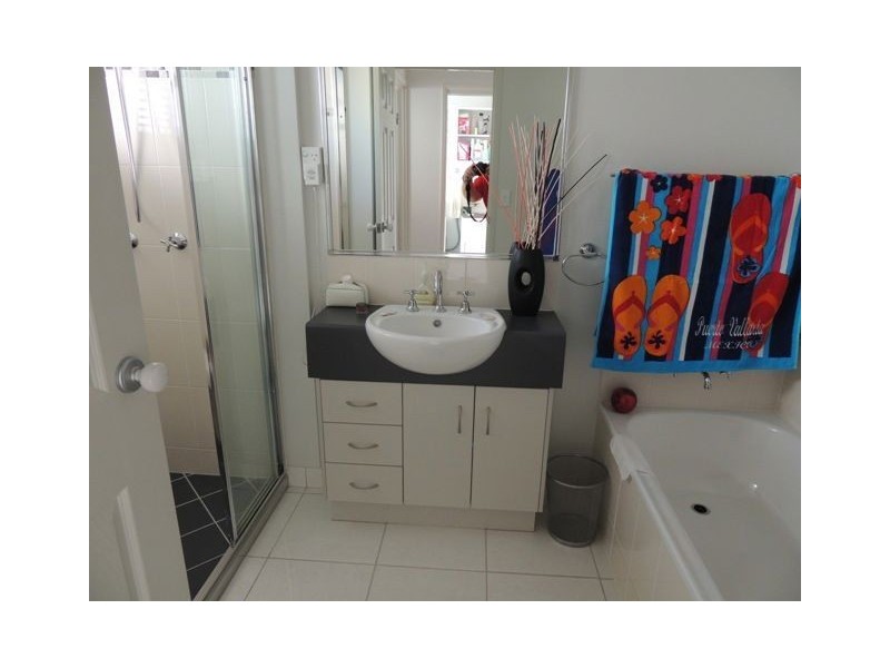 2 Dungurra Place, Bushland Beach QLD 4818