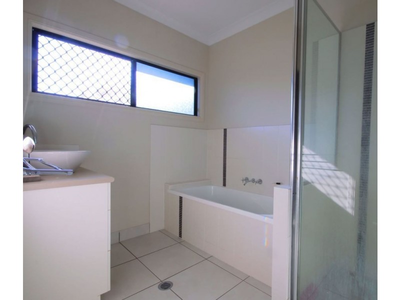 12 Summerland Drive, Deeragun QLD 4818