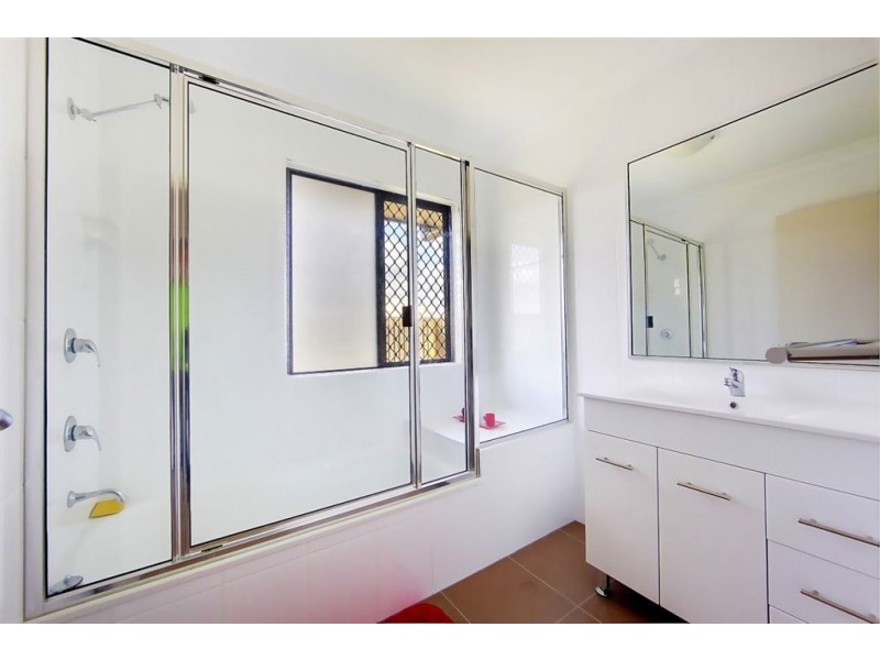 63 Iona Avenue, Burdell QLD 4818