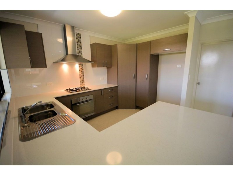 62 Shoalmarra Drive, Mount Low QLD 4818