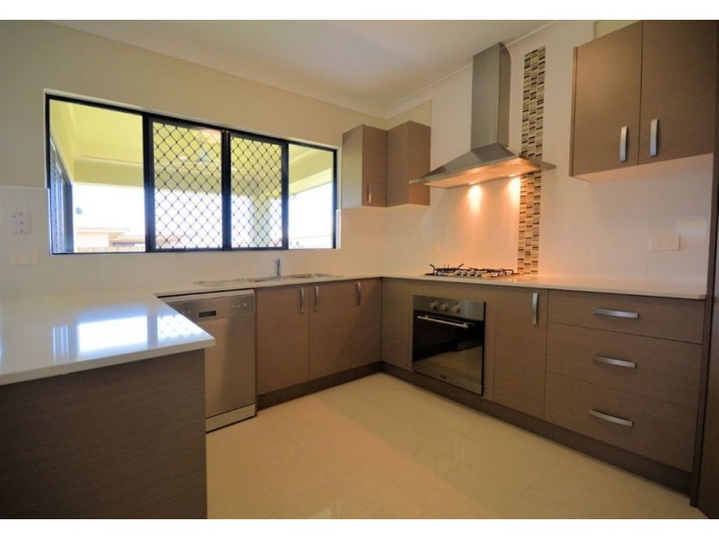 62 Shoalmarra Drive, Mount Low QLD 4818