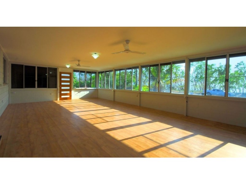 5 Esplanade, Balgal Beach QLD 4816
