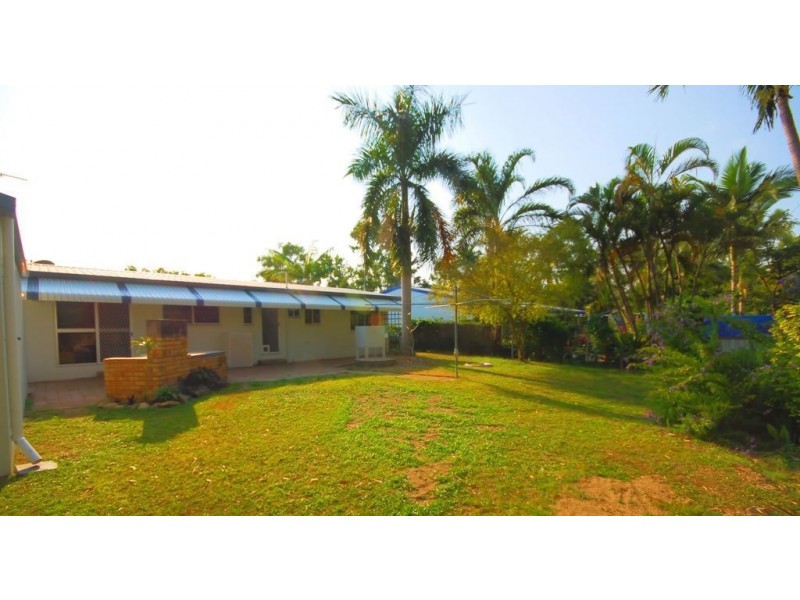 5 Esplanade, Balgal Beach QLD 4816