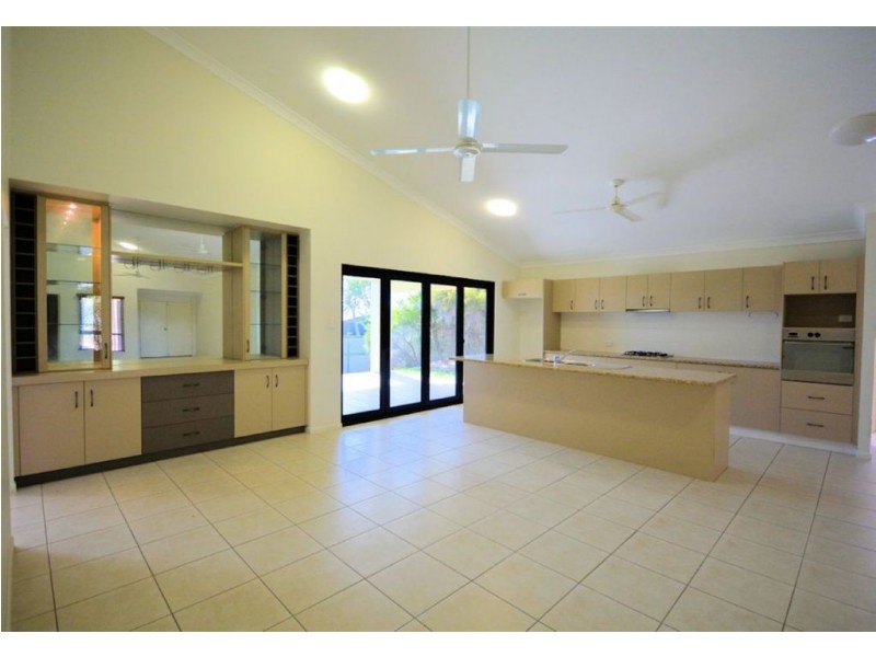 7 Shutehaven Circuit, Bushland Beach QLD 4818