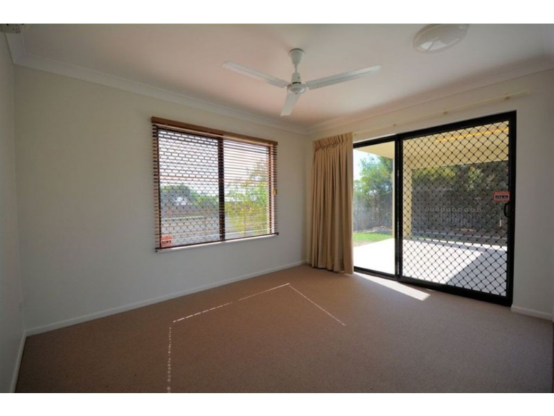 7 Shutehaven Circuit, Bushland Beach QLD 4818