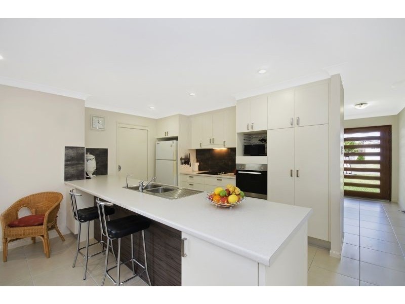 69 Bilbao Place, Bushland Beach QLD 4818