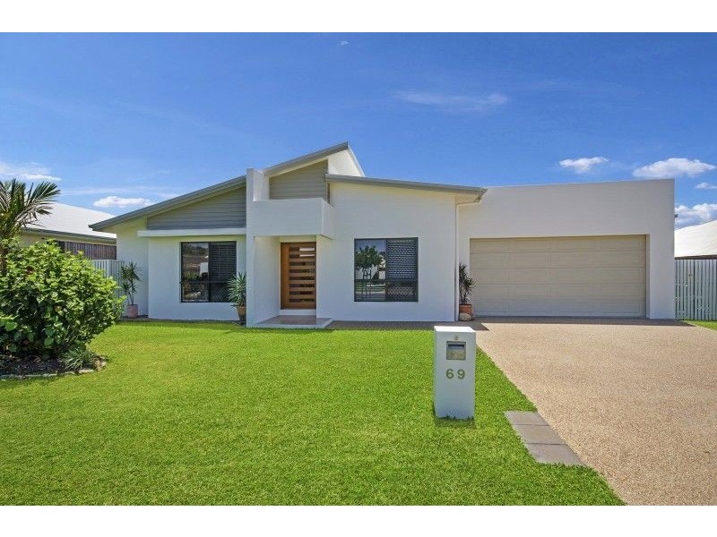 69 Bilbao Place, Bushland Beach QLD 4818