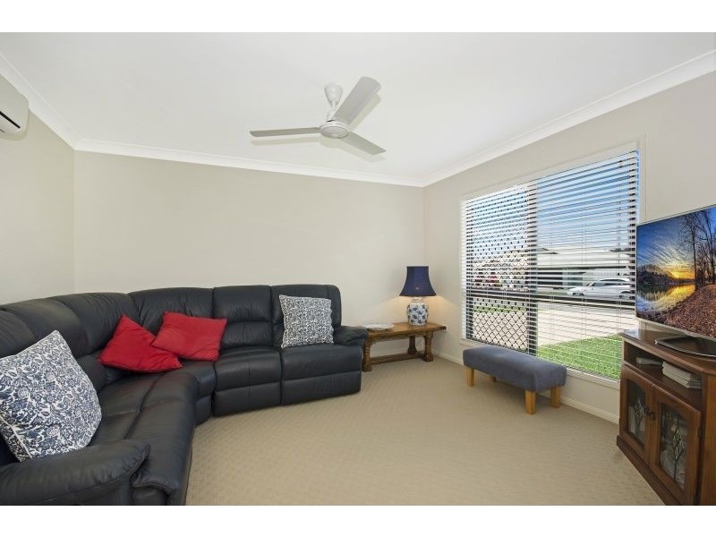 69 Bilbao Place, Bushland Beach QLD 4818