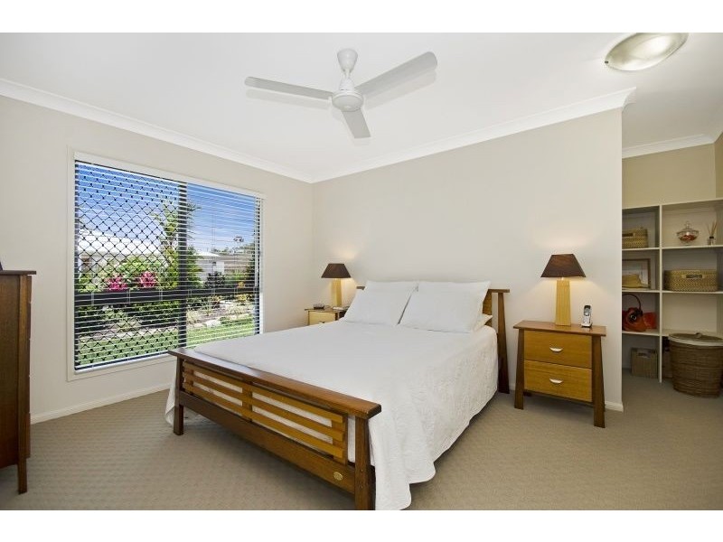 69 Bilbao Place, Bushland Beach QLD 4818