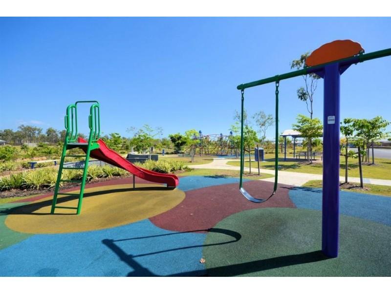 9 Dragon Flower Avenue, Mount Low QLD 4818