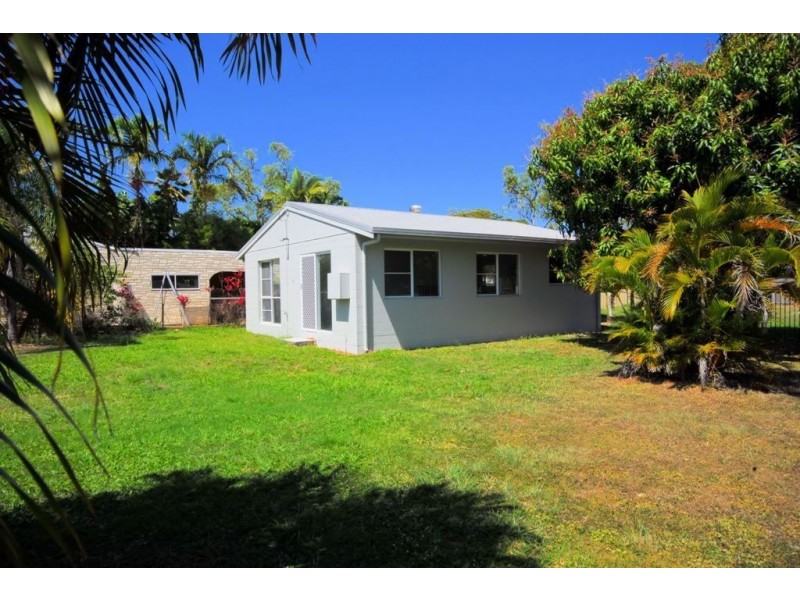 2 Justin Street, Balgal Beach QLD 4816