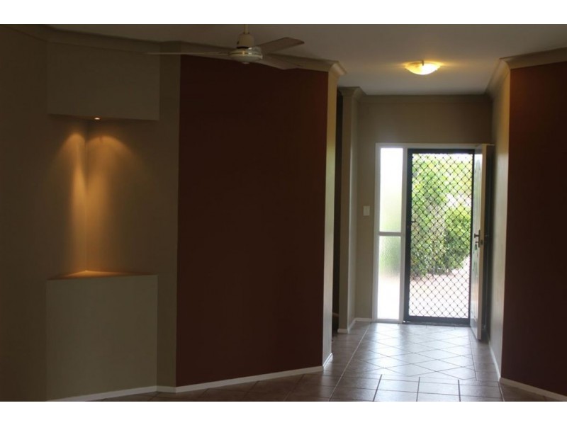 16 Seabrook Circuit, Bushland Beach QLD 4818