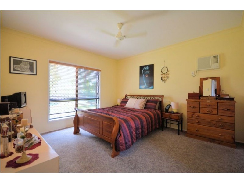 16 Seabrook Circuit, Bushland Beach QLD 4818