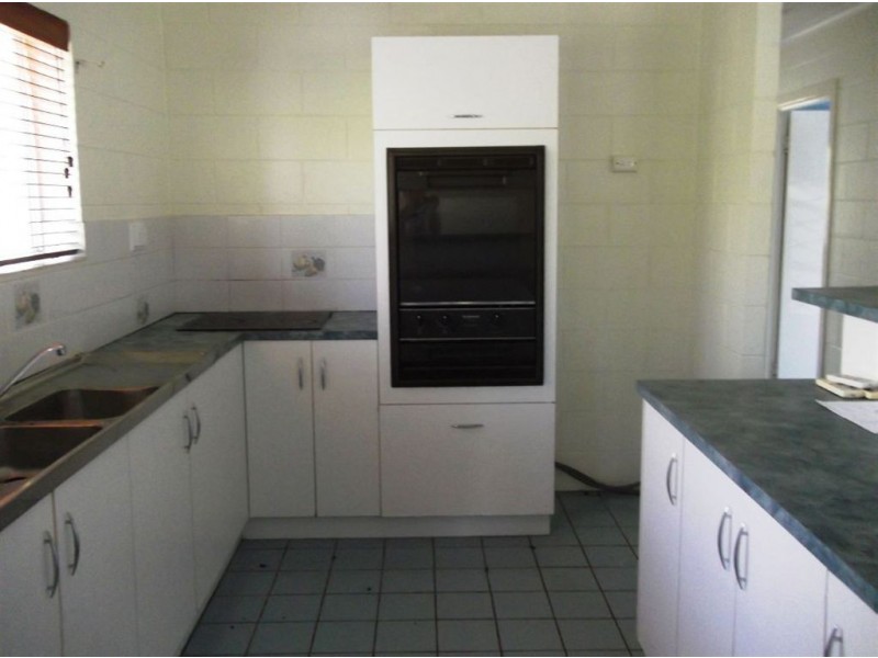 25 The Esplanade, Toolakea QLD 4818