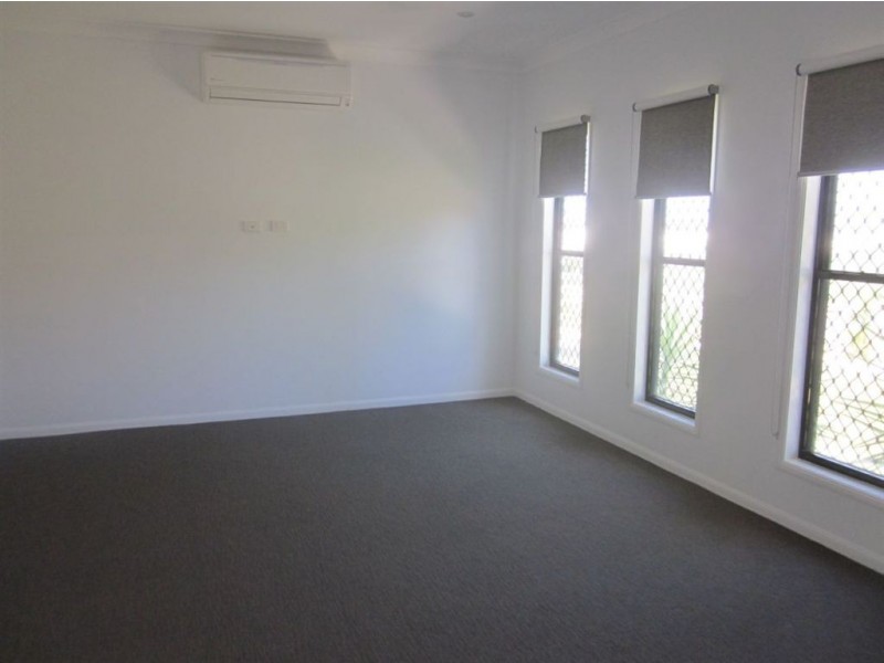 15 Channel Street, Bushland Beach QLD 4818