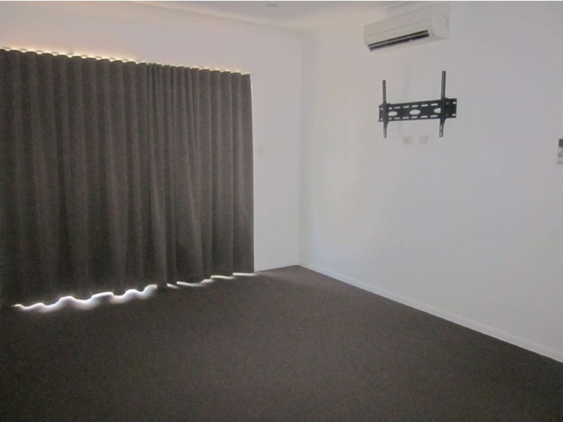 15 Channel Street, Bushland Beach QLD 4818