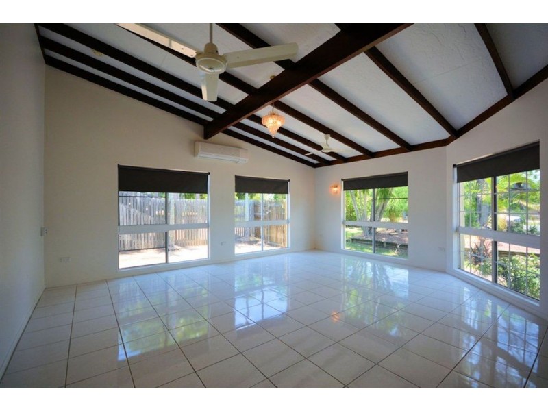 71 Marina Drive, Bushland Beach QLD 4818