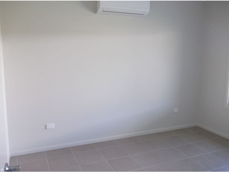 11 Glendower Street, Bushland Beach QLD 4818