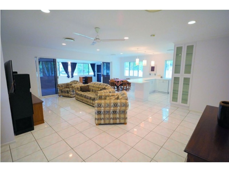 3 Kurrajong Court, Bushland Beach QLD 4818