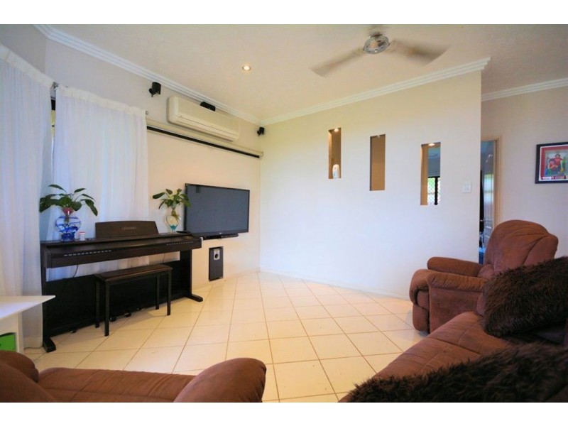 9 Marita Court, Bushland Beach QLD 4818