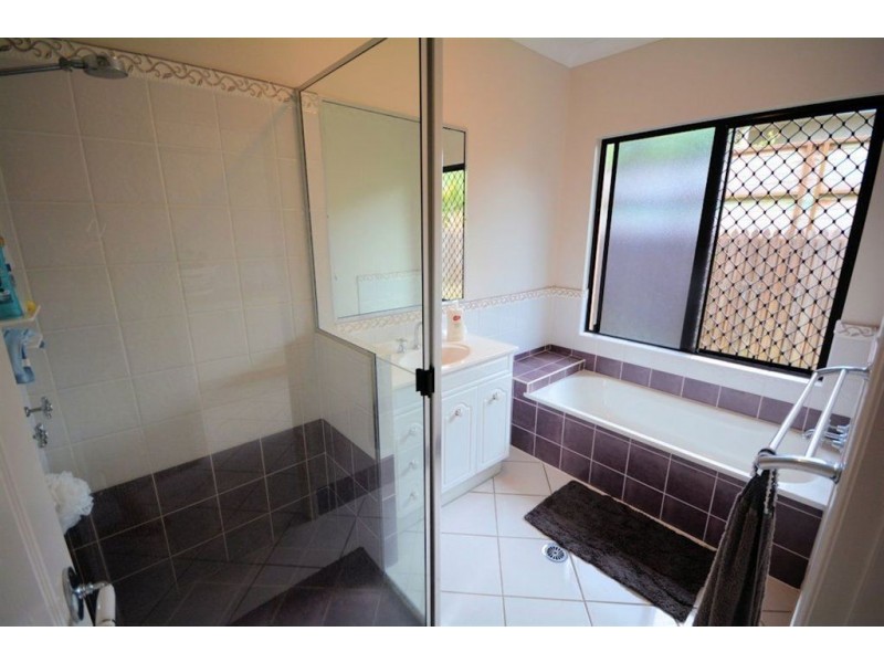 9 Marita Court, Bushland Beach QLD 4818