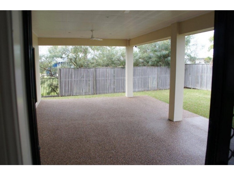 9 Keswick Street, Bushland Beach QLD 4818