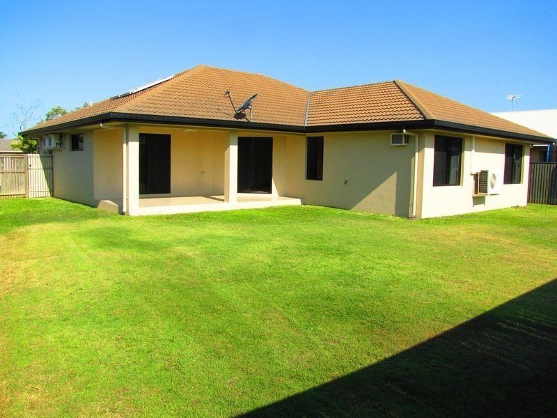 11 Coolaree Drive, Bushland Beach QLD 4818