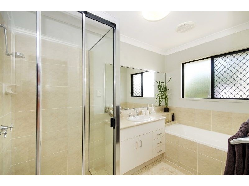 12 Anchorage Circuit, Bushland Beach QLD 4818