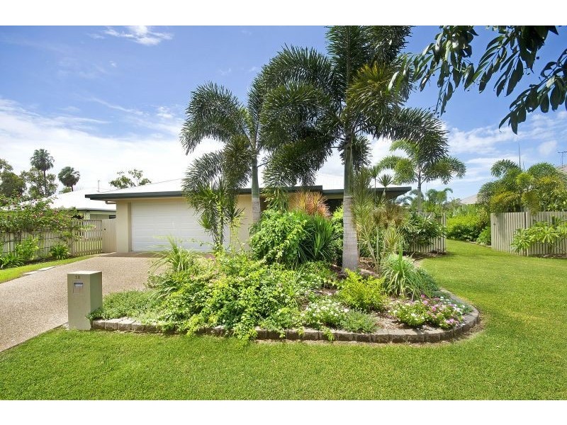 12 Anchorage Circuit, Bushland Beach QLD 4818