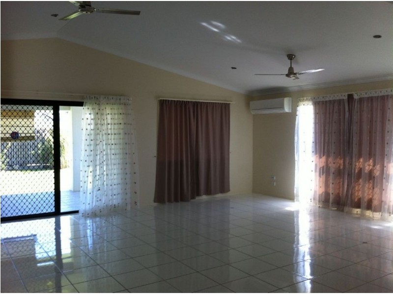 6 Platypus Street, Bushland Beach QLD 4818