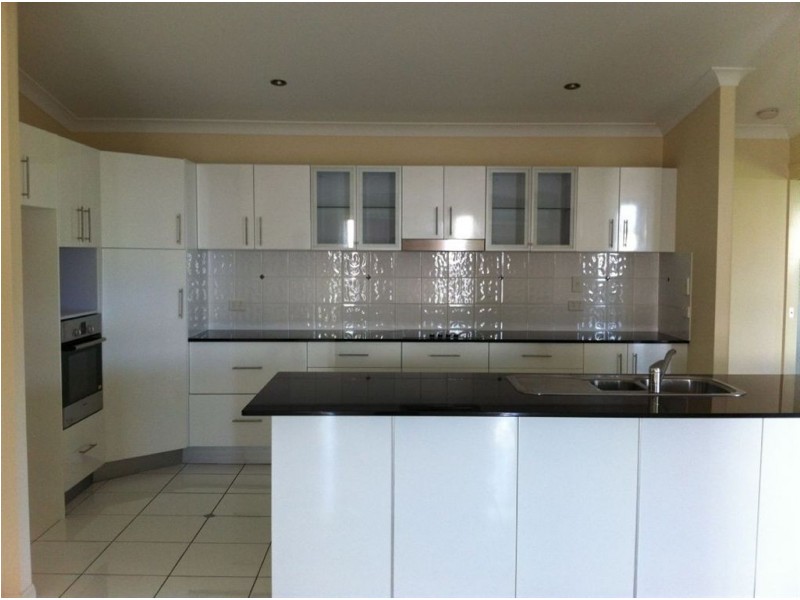 6 Platypus Street, Bushland Beach QLD 4818