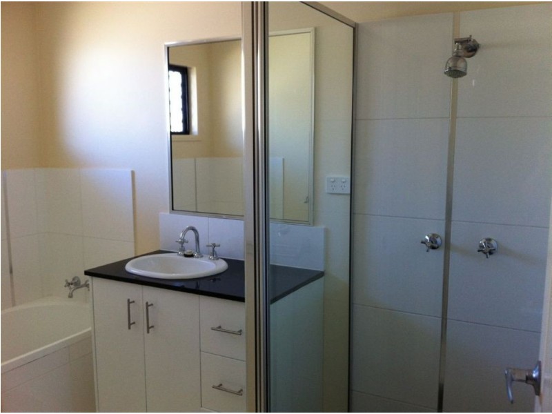 6 Platypus Street, Bushland Beach QLD 4818