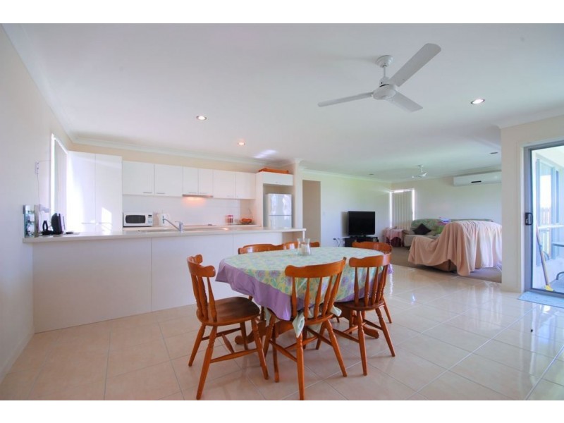 48 Beach Oak Avenue, Mount Low QLD 4818