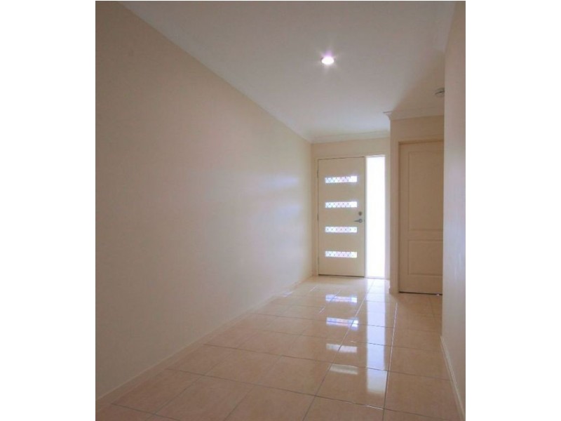 48 Beach Oak Avenue, Mount Low QLD 4818