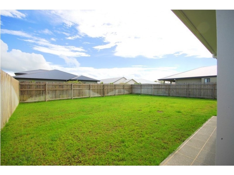 48 Beach Oak Avenue, Mount Low QLD 4818