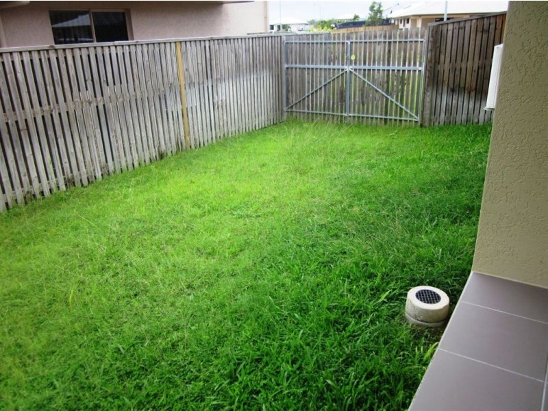 7 Rattray Street, Bushland Beach QLD 4818