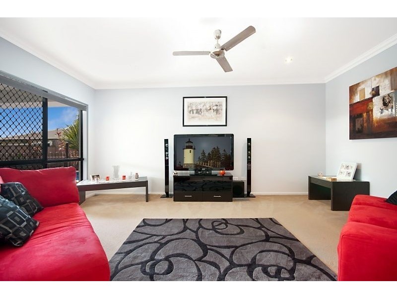 3 Helvellyn Street, Bushland Beach QLD 4818