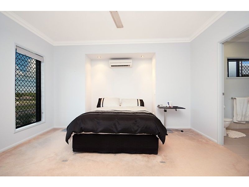 3 Helvellyn Street, Bushland Beach QLD 4818