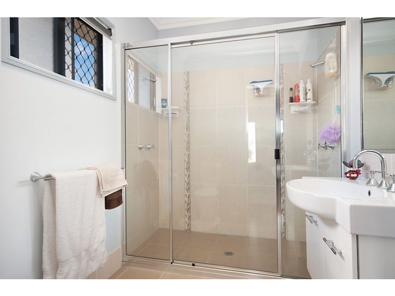 3 Helvellyn Street, Bushland Beach QLD 4818