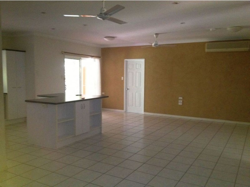 16 Lasindra Court, Bushland Beach QLD 4818