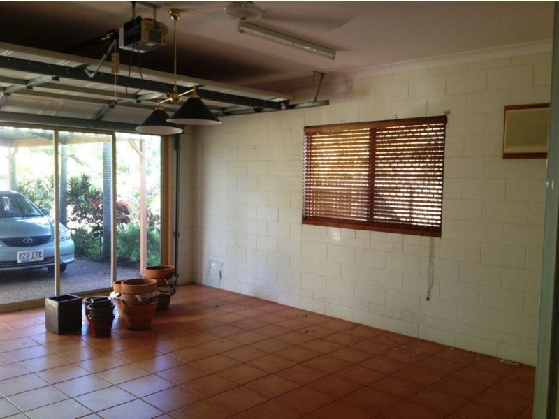 16 Lasindra Court, Bushland Beach QLD 4818