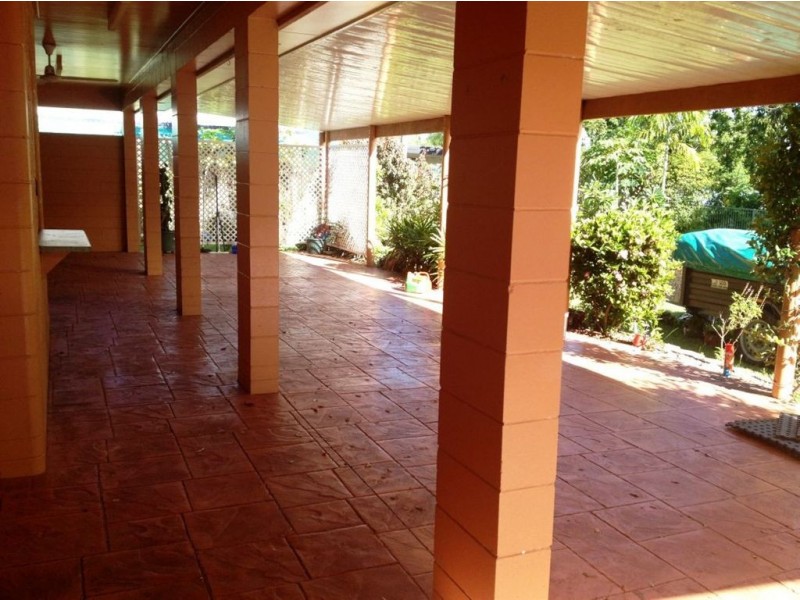 16 Lasindra Court, Bushland Beach QLD 4818