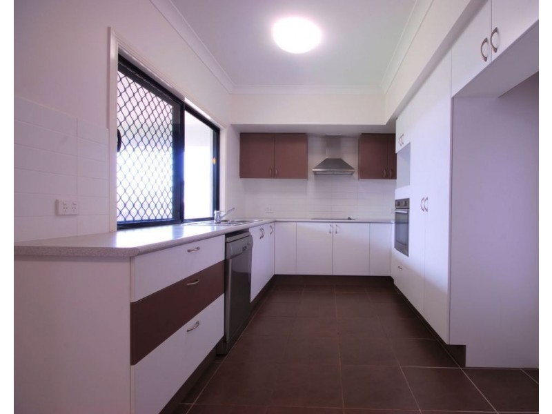 143 Daintree Drive, Bushland Beach QLD 4818