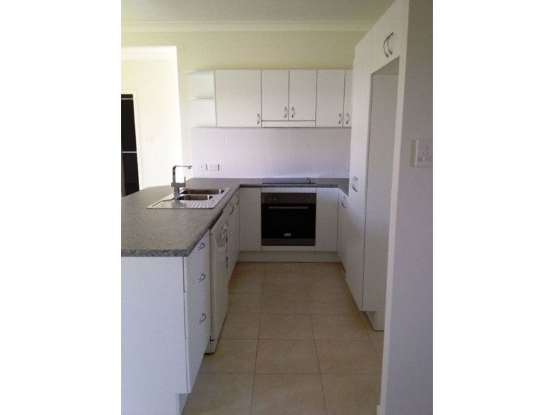 13 Barratonia Way, Mount Low QLD 4818