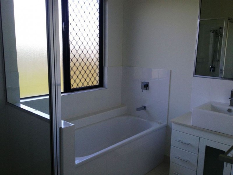 13 Barratonia Way, Mount Low QLD 4818