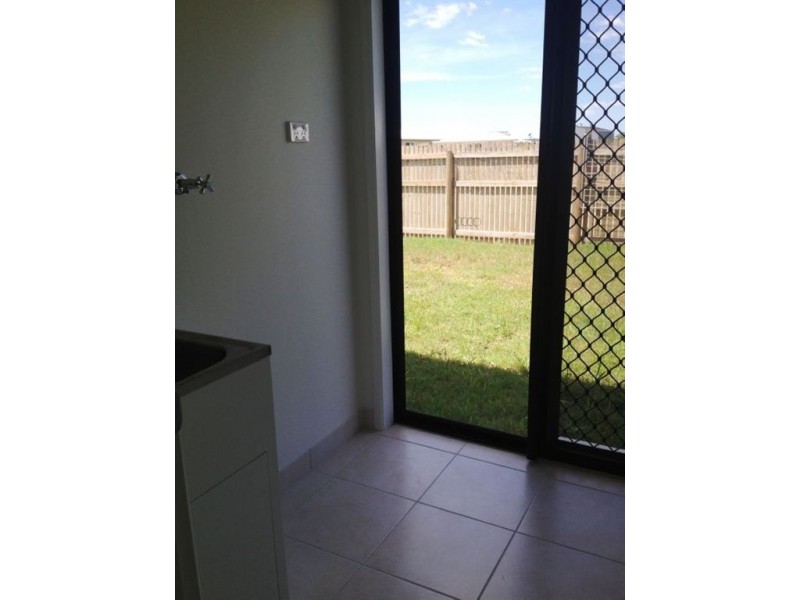 13 Barratonia Way, Mount Low QLD 4818