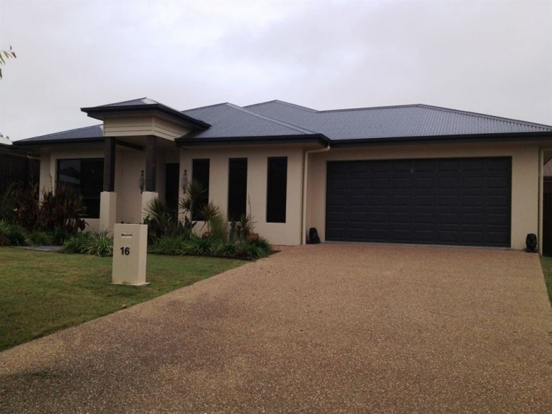 16 Rattray Street, Bushland Beach QLD 4818