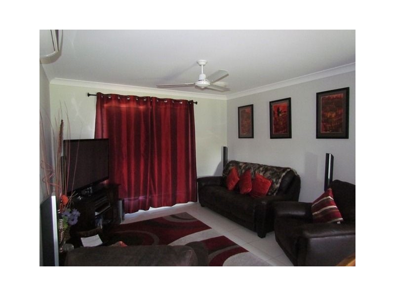 5 Rattray Street, Bushland Beach QLD 4818